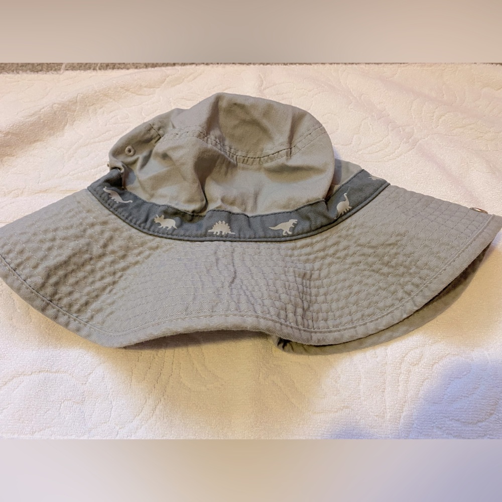 Child’s hat with dinosaur trim in size 4-8